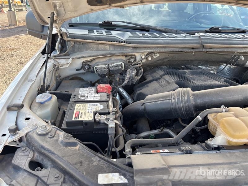 Ford F-150 XLT 4x2 Crew Cab Pickup Egyéb