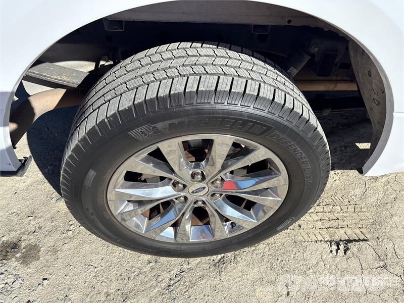 Ford F-150 XLT 4x2 Crew Cab Pickup Ostalo