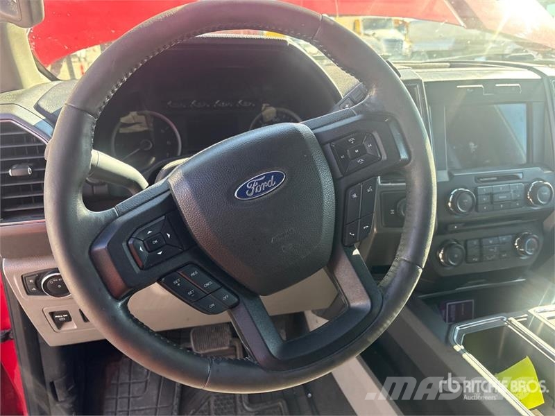 Ford F-150 XLT 4x2 Crew Cab Pickup Ostalo