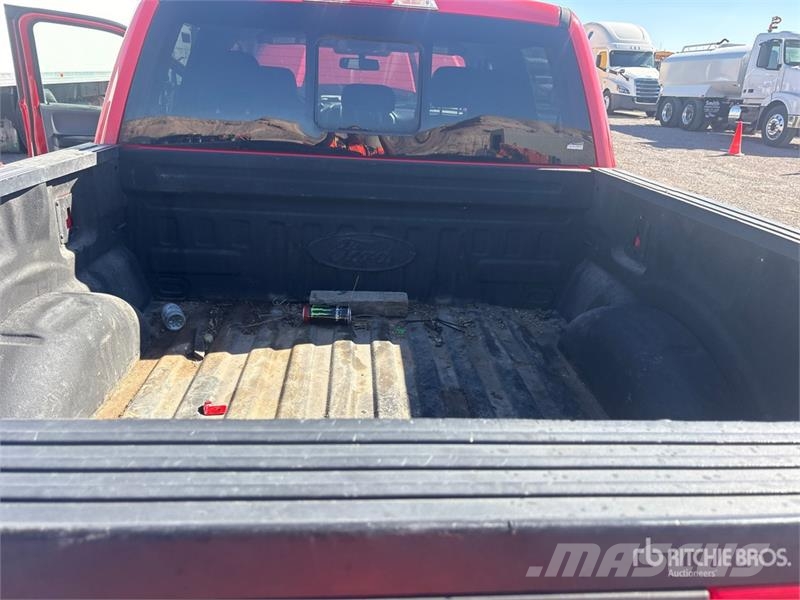 Ford F-150 XLT 4x2 Crew Cab Pickup Ostalo