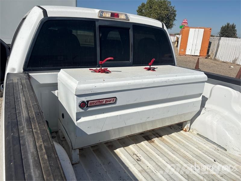 Ford F-150 XLT 4x4 Crew Cab Pickup Egyéb