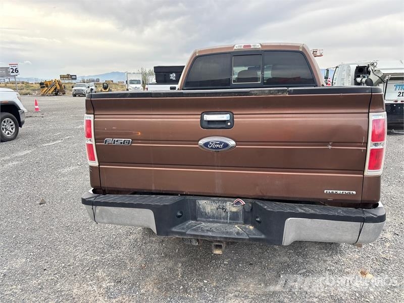 Ford F-150 XLT 4x4 Crew Cab Pickup (Inoperable) Ostalo