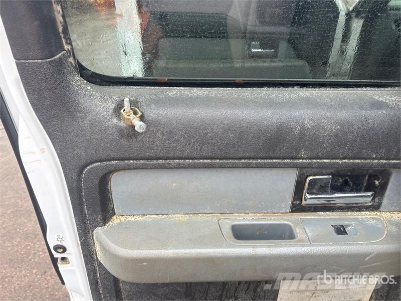 Ford F-150 XLT 4x4 Crew Cab Pickup Drugi