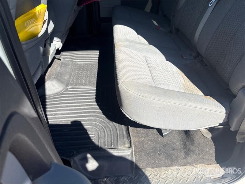Ford F-150 XLT 4x4 Crew Cab Pickup Egyéb