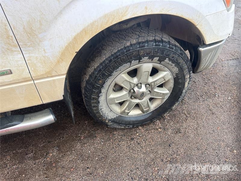 Ford F-150 XLT 4x4 Crew Cab Pickup Drugi