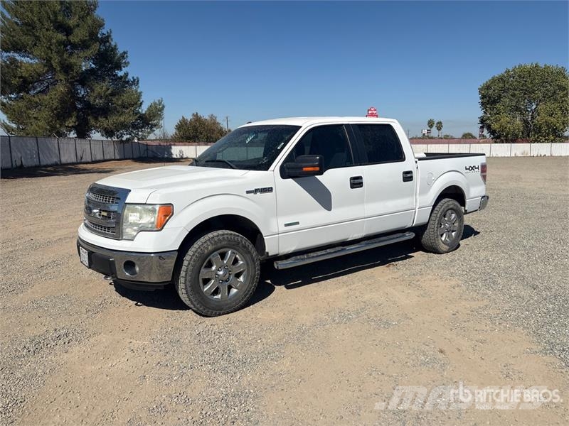 Ford F-150 XLT 4x4 Crew Cab Pickup Egyéb