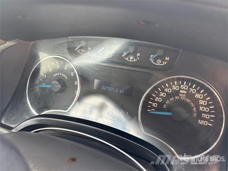 Ford F-150 XLT 4x4 Crew Cab Pickup Otros