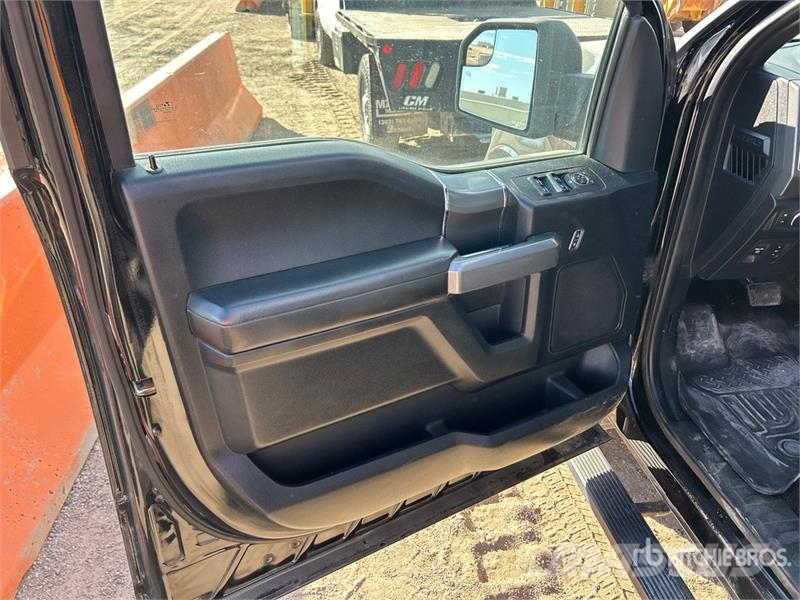 Ford F-150 XLT 4x4 Crew Cab Pickup 其他
