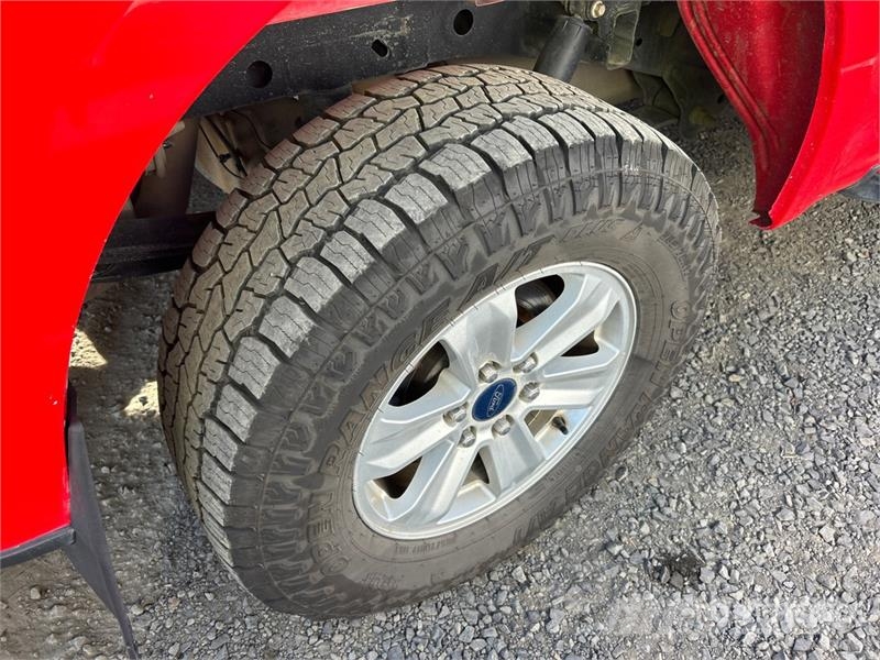Ford F-150 XLT 4x4 Crew Cab Pickup 其他