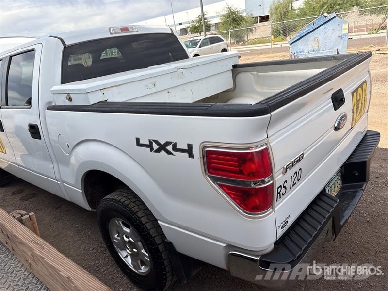 Ford F-150 XLT 4x4 Crew Cab Pickup Otros