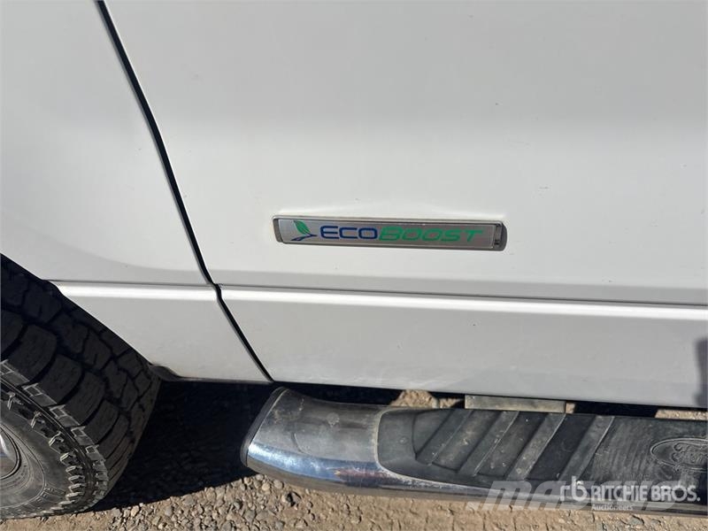 Ford F-150 XLT 4x4 Crew Cab Pickup Egyéb