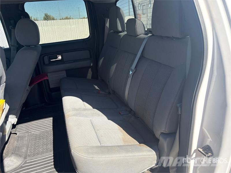 Ford F-150 XLT 4x4 Crew Cab Pickup Egyéb