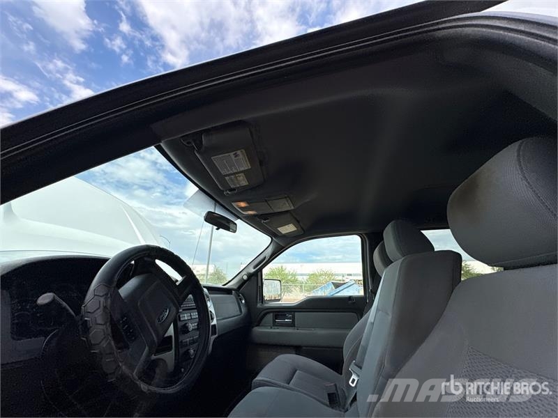 Ford F-150 XLT 4x4 Crew Cab Pickup Otros