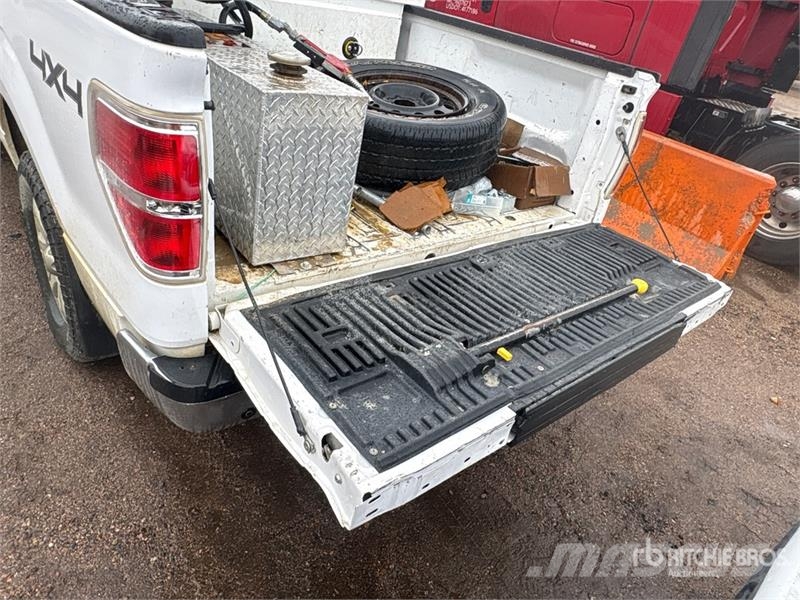 Ford F-150 XLT 4x4 Crew Cab Pickup Drugi