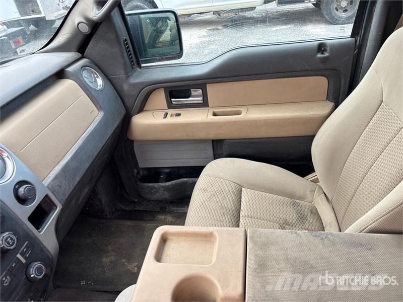Ford F-150 XLT 4x4 Crew Cab Pickup (Inoperable) Ostalo