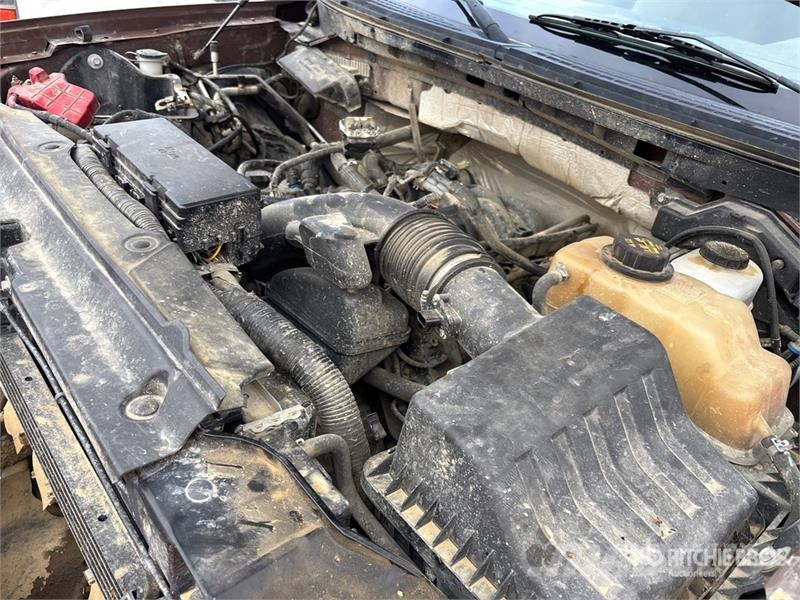 Ford F-150 XLT 4x4 Crew Cab Pickup (Inoperable) Ostalo