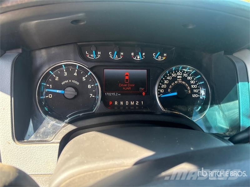 Ford F-150 XLT 4x4 Crew Cab Pickup Egyéb