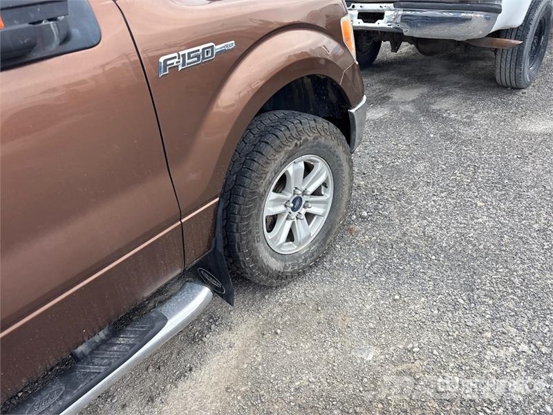 Ford F-150 XLT 4x4 Crew Cab Pickup (Inoperable) Ostalo