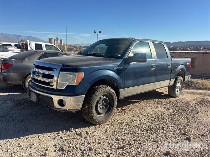 Ford F-150 XLT 4x4 Crew Cab Pickup その他