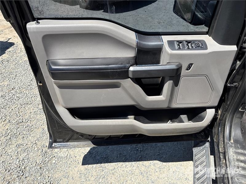 Ford F-150 XLT 4x4 Crew Cab Pickup Inne