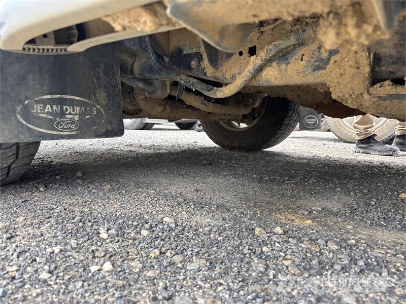 Ford F-150 XLT 4x4 Crew Cab Pickup (Inoperable) Ostalo