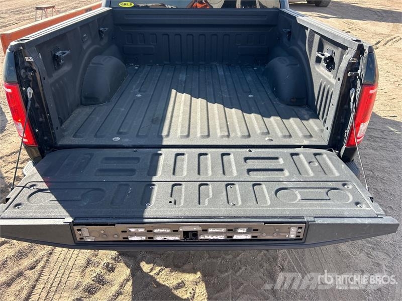 Ford F-150 XLT 4x4 Crew Cab Pickup 其他