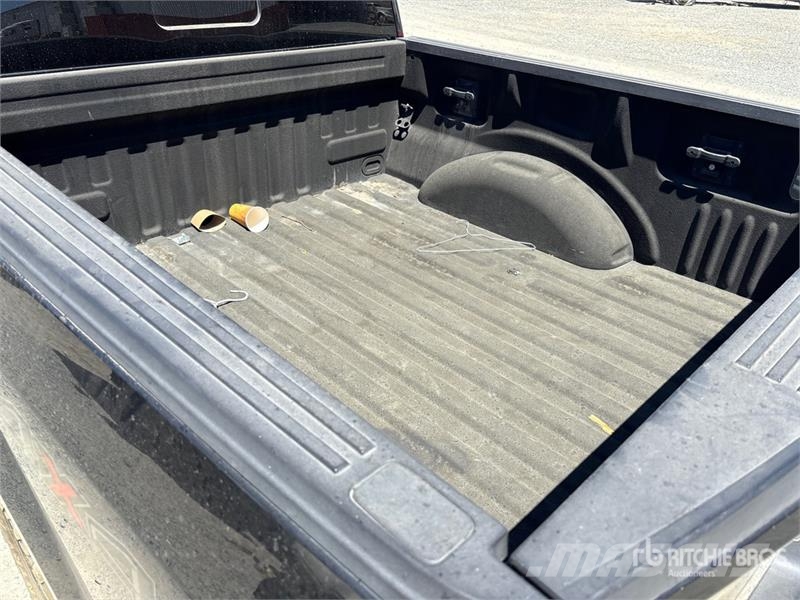 Ford F-150 XLT 4x4 Crew Cab Pickup Inne