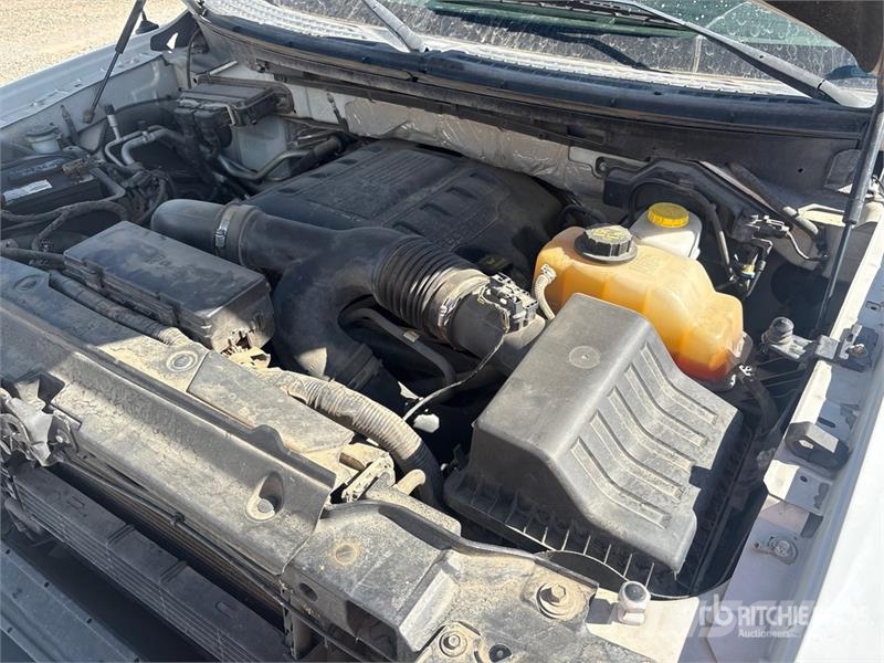 Ford F-150 XLT 4x4 Crew Cab Pickup Egyéb