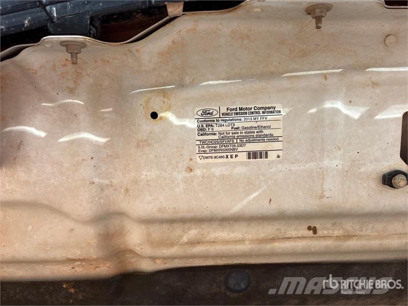Ford F-150 XLT 4x4 Crew Cab Pickup Otros