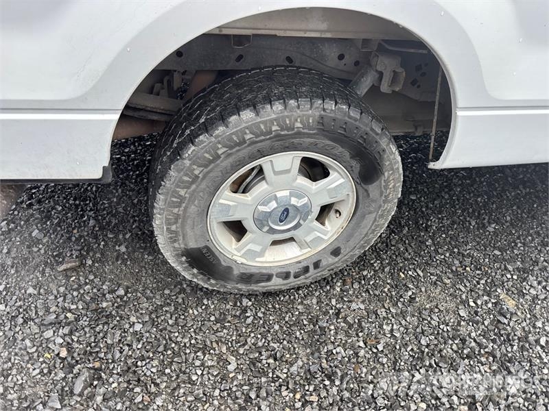 Ford F-150 XLT 4x4 Crew Cab Pickup Autre fourgon / utilitaire