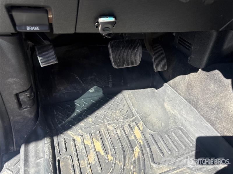 Ford F-150 XLT 4x4 Crew Cab Pickup Egyéb