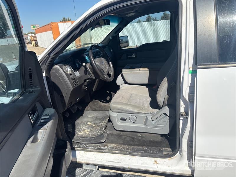 Ford F-150 XLT 4x4 Crew Cab Pickup Egyéb