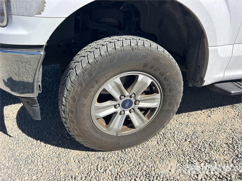 Ford F-150 XLT 4x4 Crew Cab Pickup Ostalo