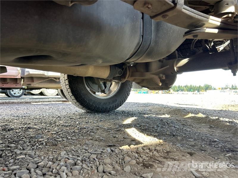 Ford F-150 XLT 4x4 Crew Cab Pickup 其他