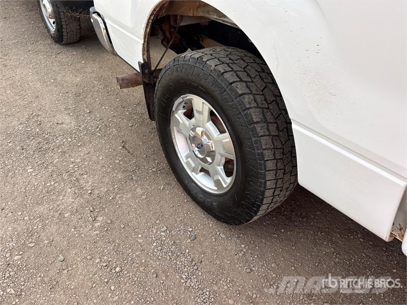 Ford F-150 XLT 4x4 Crew Cab Pickup Otros