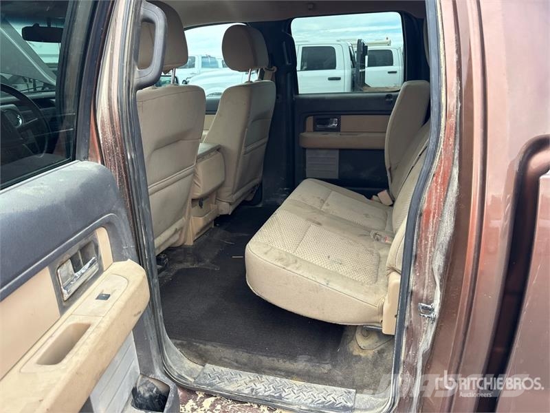 Ford F-150 XLT 4x4 Crew Cab Pickup (Inoperable) Ostalo