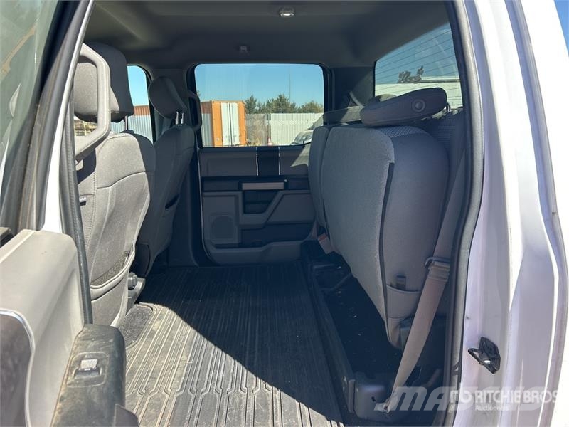 Ford F-150 XLT 4x4 Crew Cab Pickup Ostalo