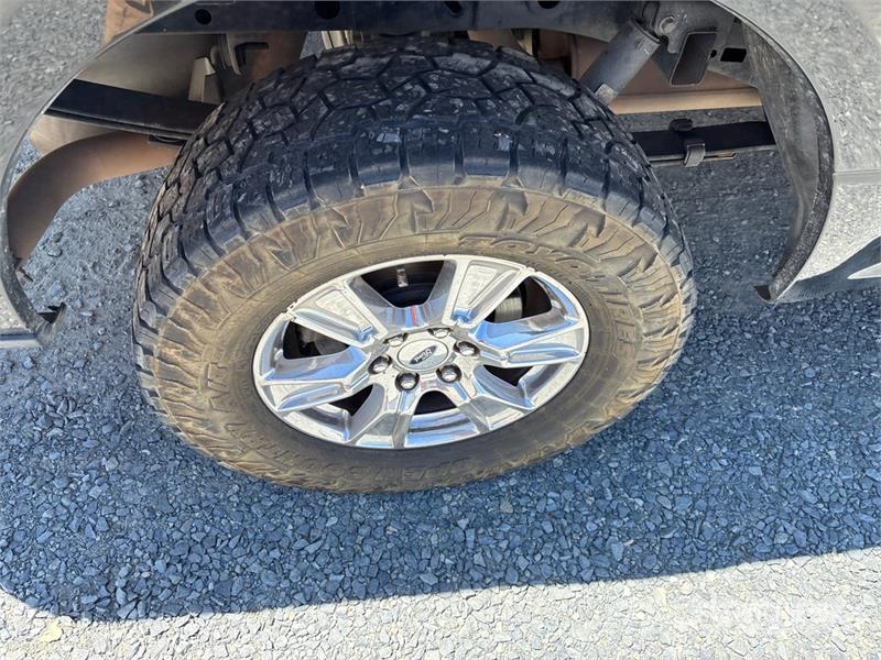 Ford F-150 XLT 4x4 Crew Cab Pickup Inne
