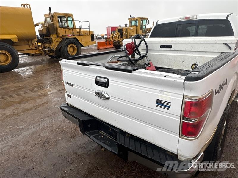 Ford F-150 XLT 4x4 Crew Cab Pickup Drugi