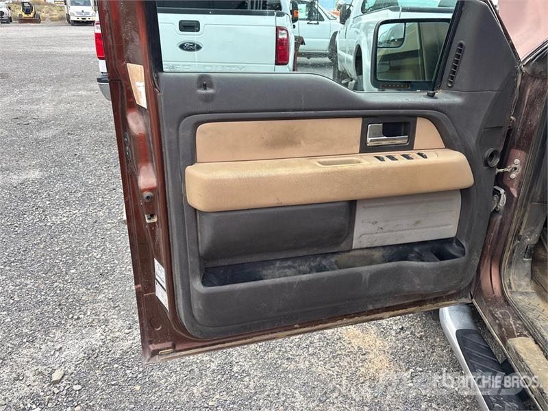 Ford F-150 XLT 4x4 Crew Cab Pickup (Inoperable) Ostalo