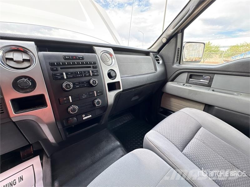 Ford F-150 XLT 4x4 Crew Cab Pickup Otros