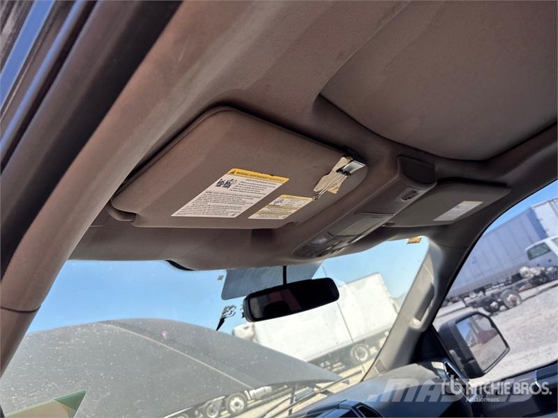 Ford F-150 XLT 4x4 Crew Cab Pickup Inne