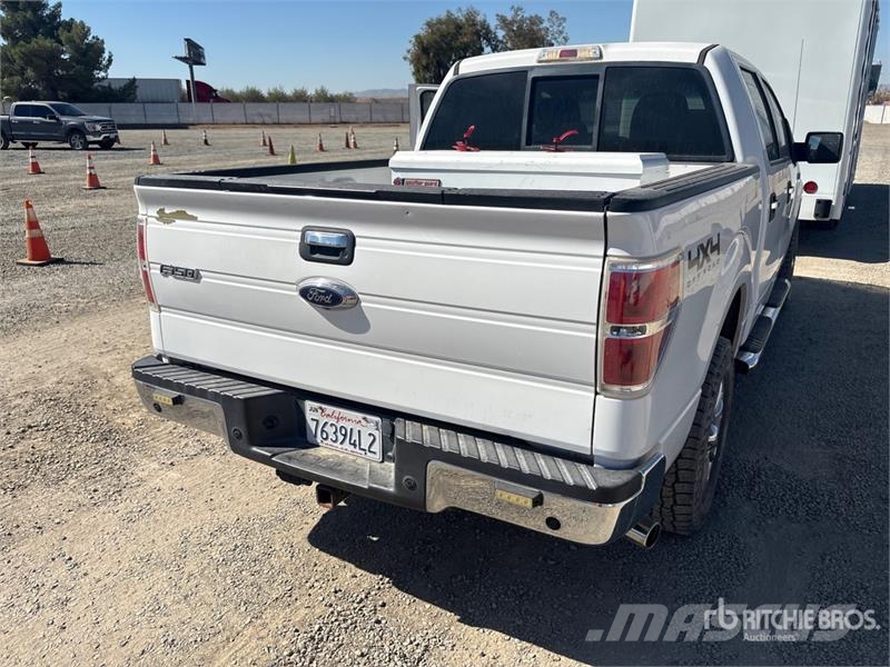 Ford F-150 XLT 4x4 Crew Cab Pickup Egyéb