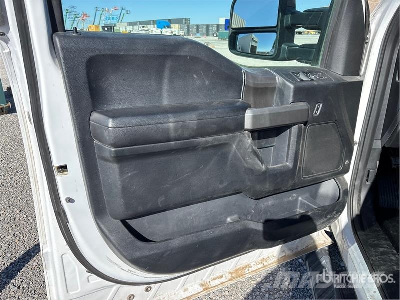 Ford F-150 XLT 4x4 Crew Cab Pickup Drugi