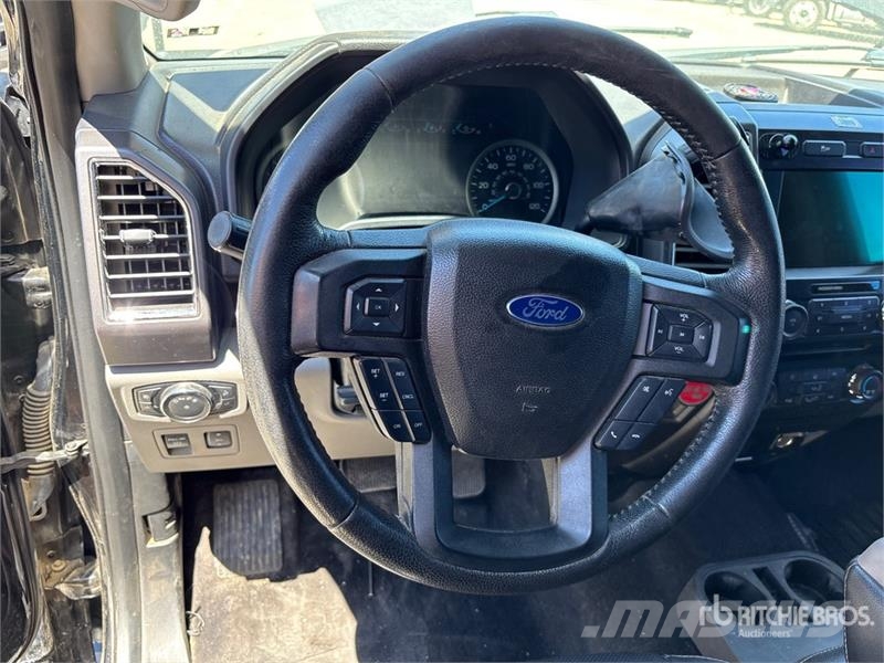 Ford F-150 XLT 4x4 Crew Cab Pickup Inne