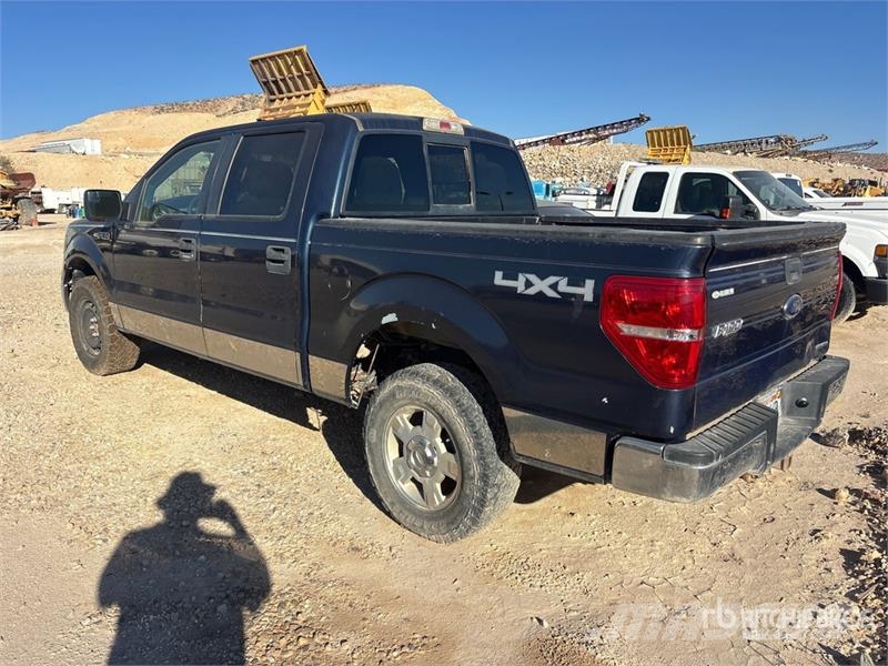 Ford F-150 XLT 4x4 Crew Cab Pickup その他