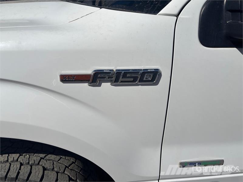 Ford F-150 XLT 4x4 Crew Cab Pickup Egyéb