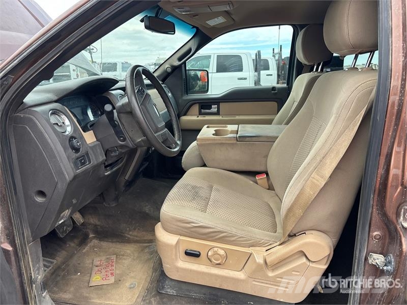 Ford F-150 XLT 4x4 Crew Cab Pickup (Inoperable) Ostalo