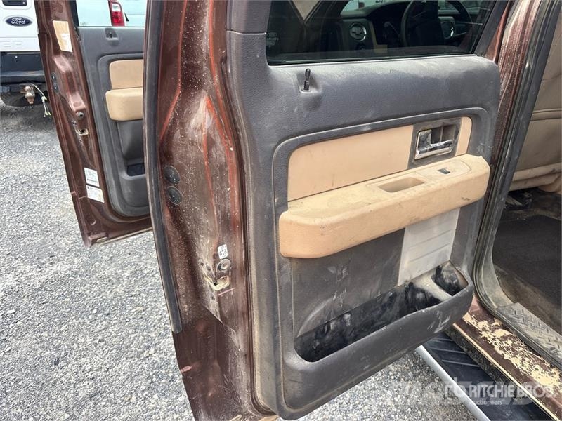 Ford F-150 XLT 4x4 Crew Cab Pickup (Inoperable) Ostalo