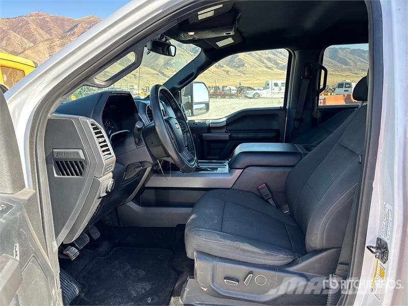 Ford F-150 XLT 4x4 Crew Cab Pickup Drugi